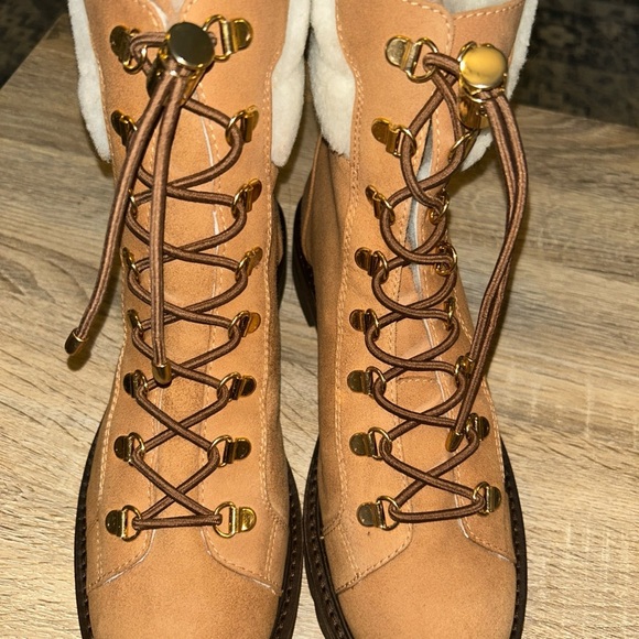 Stuart Weitzman Women's Rockie Lift Chill Boot Size 8 Tan Leather & Shearling - Picture 2 of 6